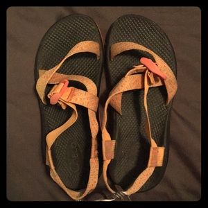 Girl’s Chacos